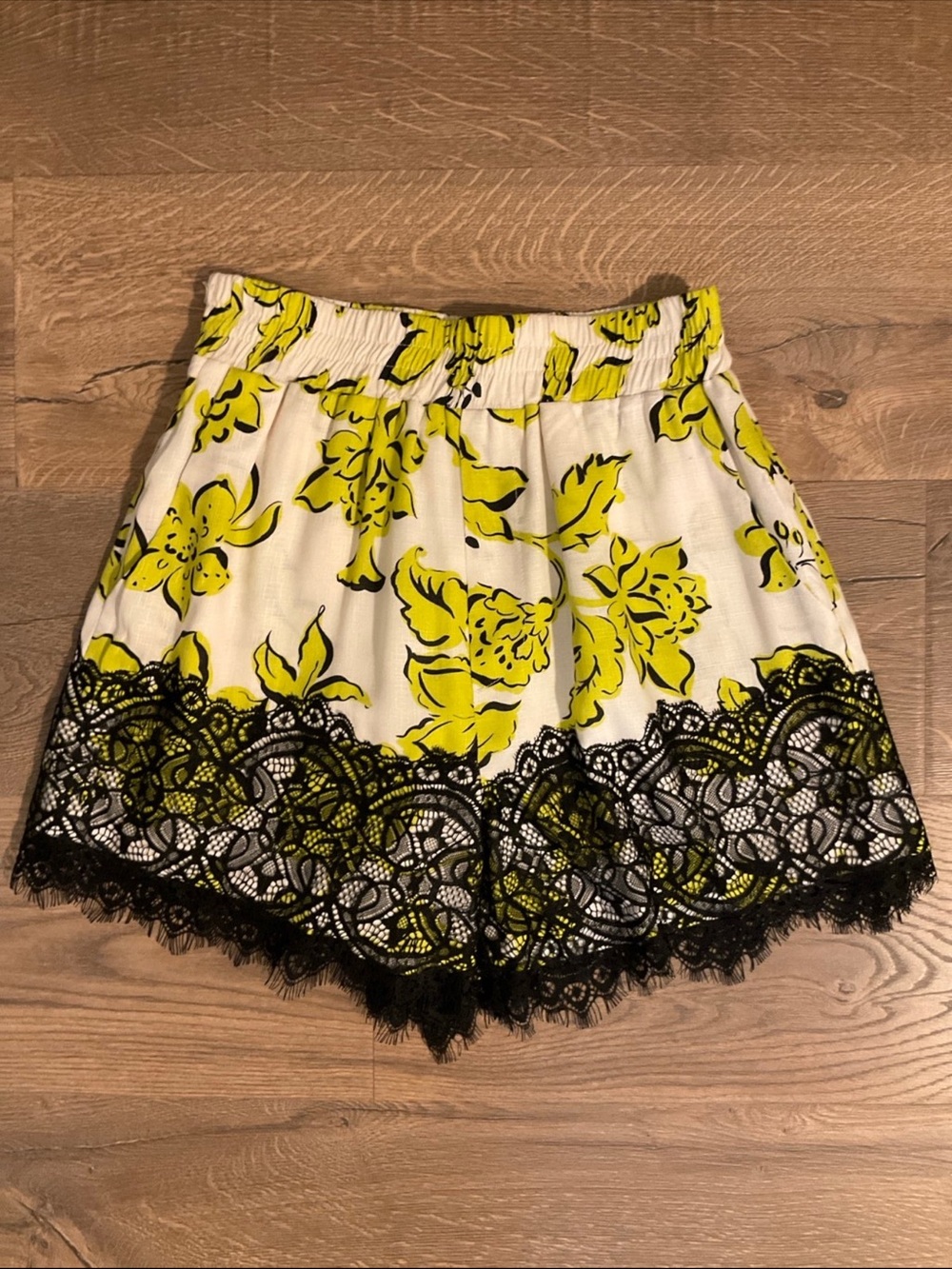 Le Superbe white, chartreuse floral lace trim high waisted shorts, S - Picture 2 of 9